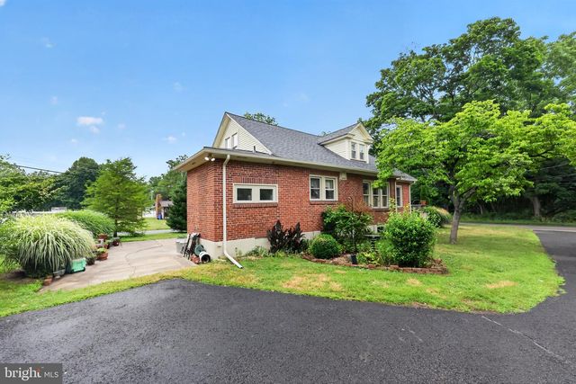 370 W CLAYTON AVE, Clayton, NJ 08312