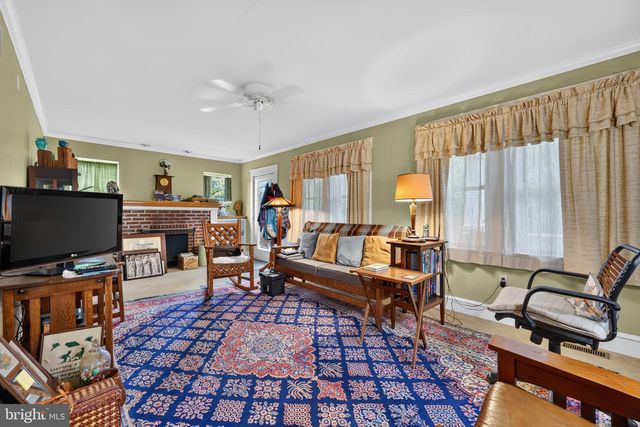 370 W CLAYTON AVE, Clayton, NJ 08312