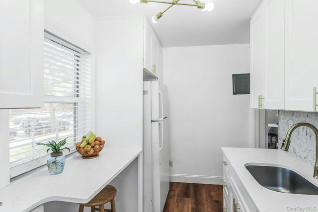 13152 234th Street 1STFL, Rosedale, NY 11422