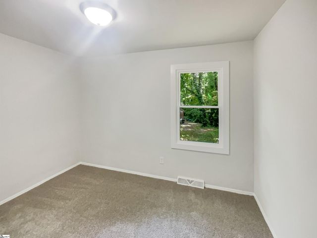 308 Piedmont Avenue, Taylors, SC 29687