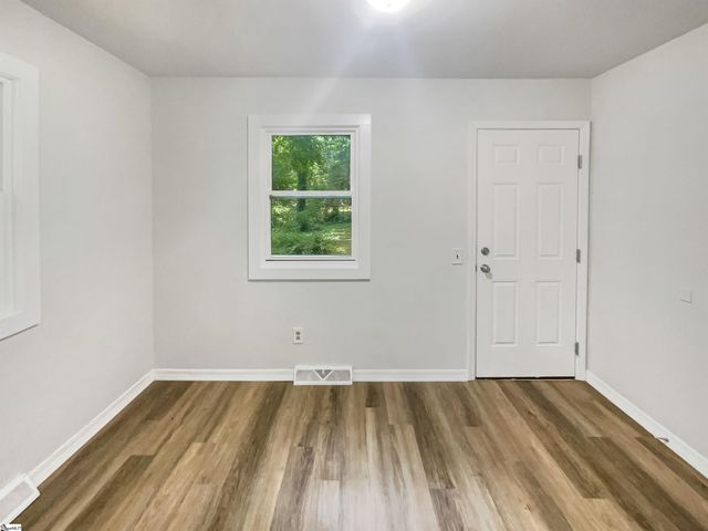 308 Piedmont Avenue, Taylors, SC 29687