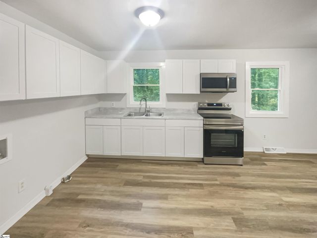 308 Piedmont Avenue, Taylors, SC 29687