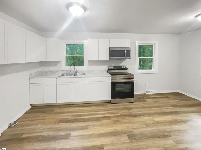 308 Piedmont Avenue, Taylors, SC 29687