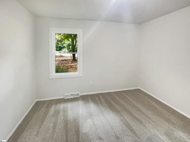 308 Piedmont Avenue, Taylors, SC 29687