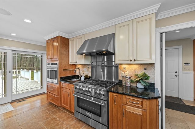 99 Hartford Street, Medfield, MA 02052