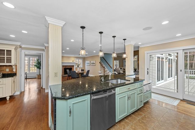 99 Hartford Street, Medfield, MA 02052