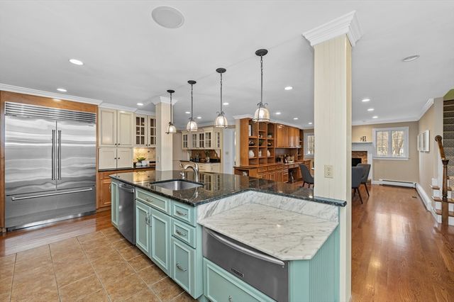 99 Hartford Street, Medfield, MA 02052