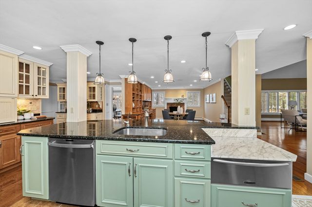 99 Hartford Street, Medfield, MA 02052