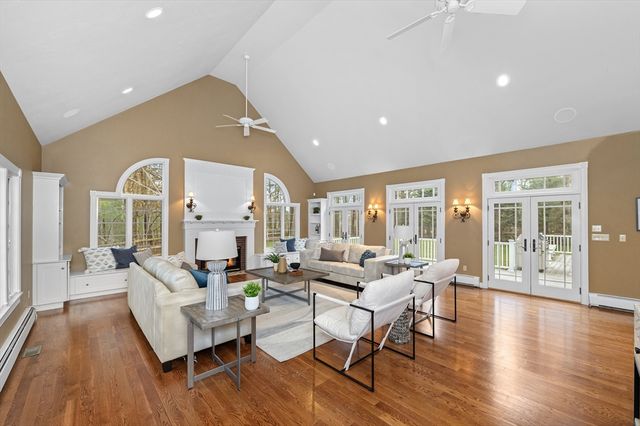 99 Hartford Street, Medfield, MA 02052