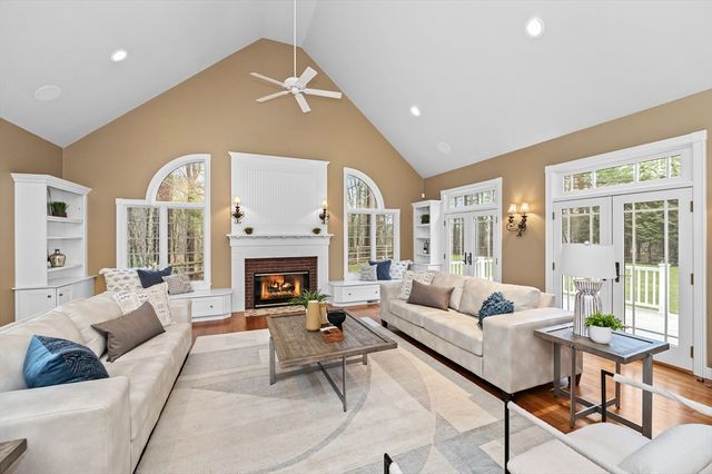 99 Hartford Street, Medfield, MA 02052