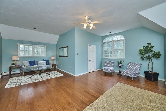 99 Hartford Street, Medfield, MA 02052