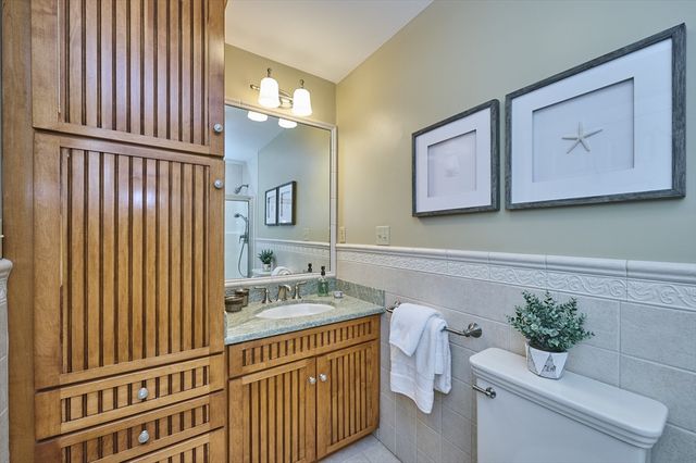 99 Hartford Street, Medfield, MA 02052