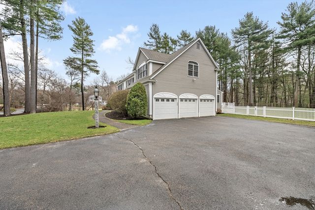 99 Hartford Street, Medfield, MA 02052