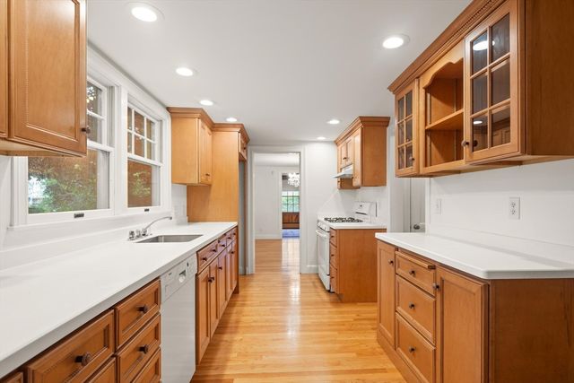 173 Vine Rock St, Dedham, MA 02026