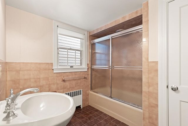 173 Vine Rock St, Dedham, MA 02026