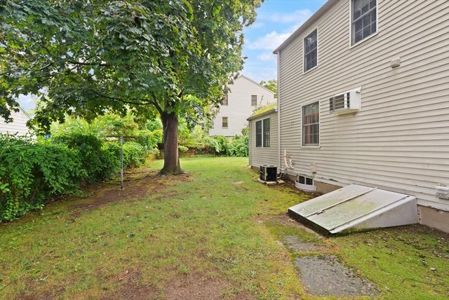 173 Vine Rock St, Dedham, MA 02026