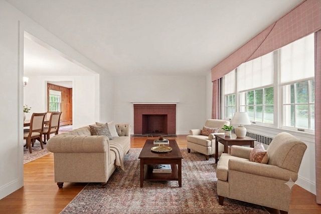 173 Vine Rock St, Dedham, MA 02026