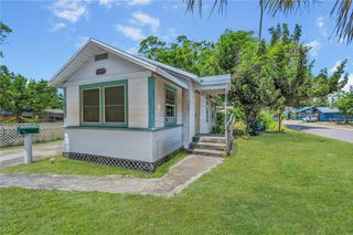2001 29TH AVENUE N, St Petersburg, FL 33713