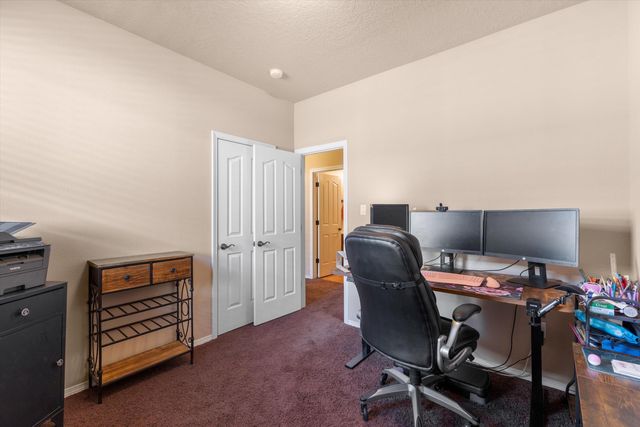 855 Molten Place NW, Albuquerque, NM 87120