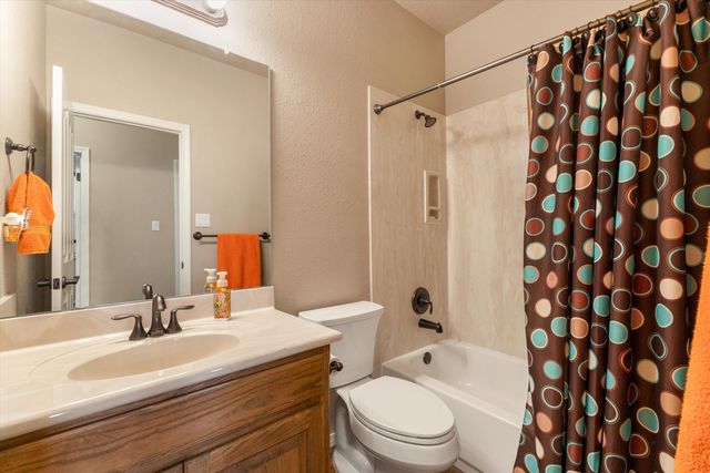 855 Molten Place NW, Albuquerque, NM 87120