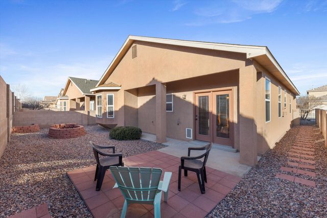 855 Molten Place NW, Albuquerque, NM 87120