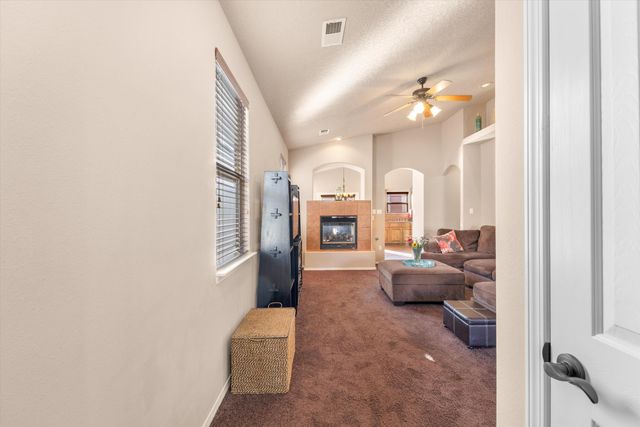 855 Molten Place NW, Albuquerque, NM 87120