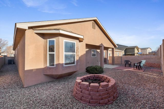 855 Molten Place NW, Albuquerque, NM 87120