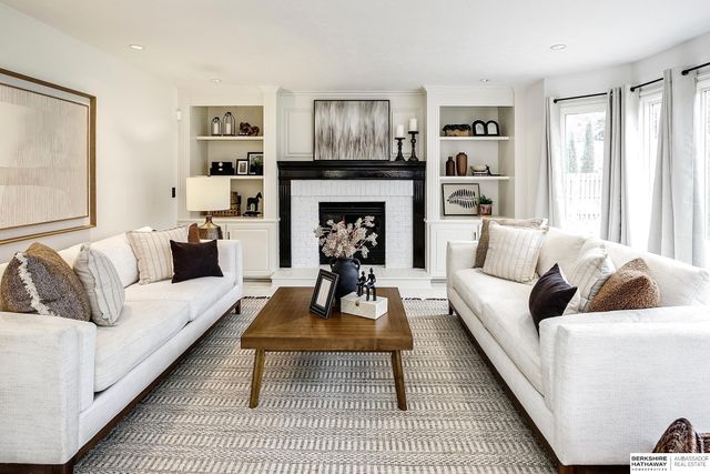 2701 N 159th Street, Omaha, NE 68116