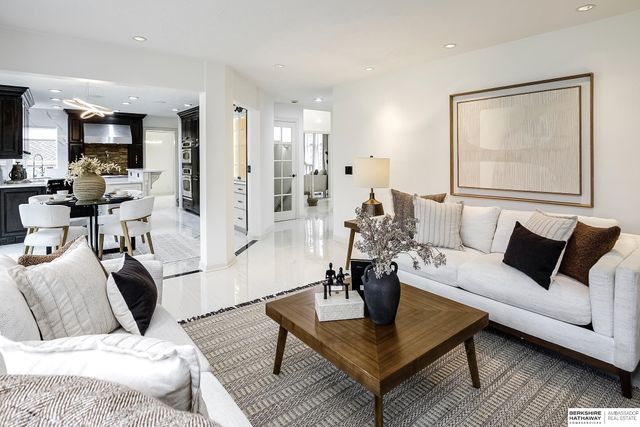 2701 N 159th Street, Omaha, NE 68116