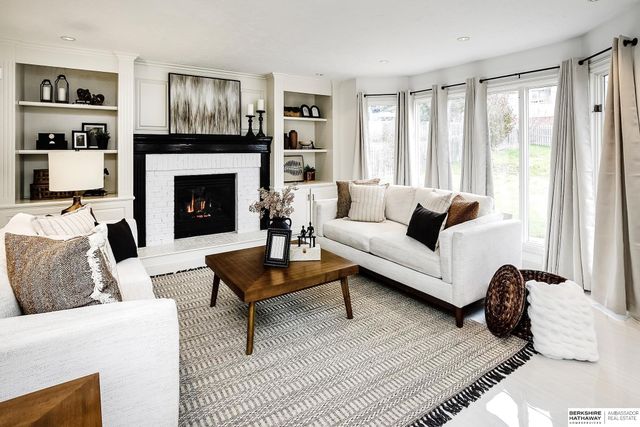 2701 N 159th Street, Omaha, NE 68116