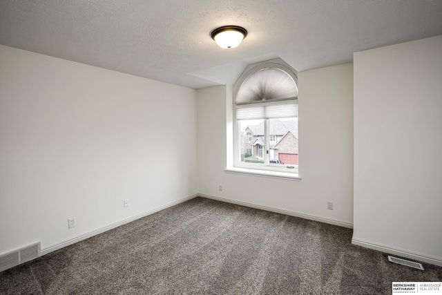 2701 N 159th Street, Omaha, NE 68116