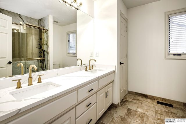 2701 N 159th Street, Omaha, NE 68116