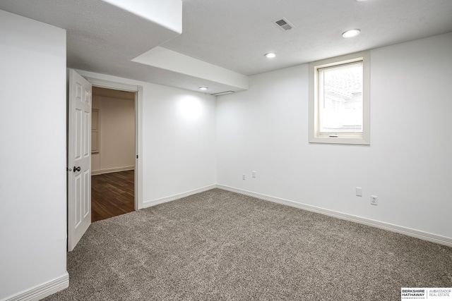 2701 N 159th Street, Omaha, NE 68116