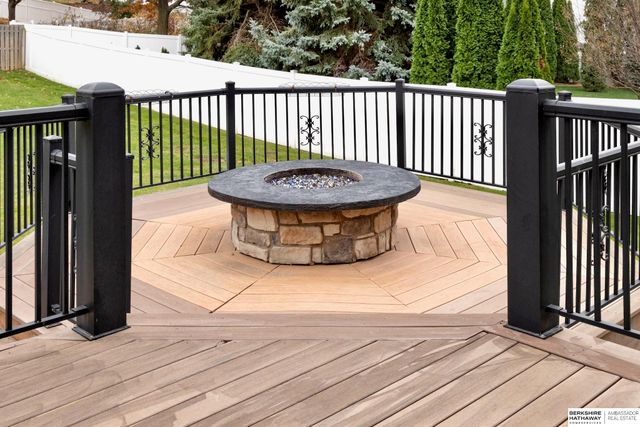 2701 N 159th Street, Omaha, NE 68116