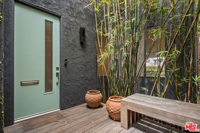 2409 Strongs Drive, Los Angeles, CA 90291