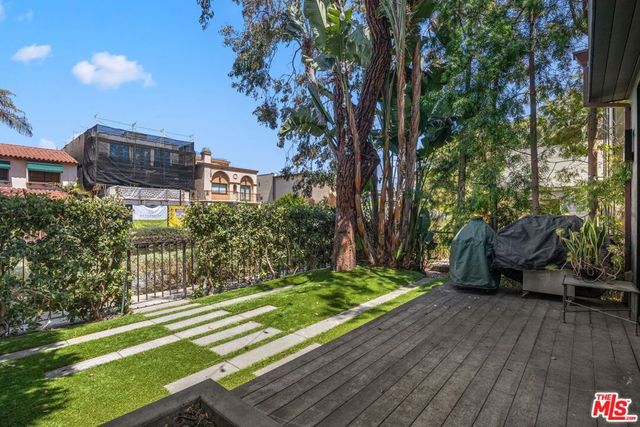 2409 Strongs Drive, Los Angeles, CA 90291
