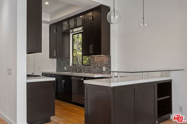 2409 Strongs Drive, Los Angeles, CA 90291