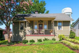 606 Lawrence St, Old Hickory, TN 37138