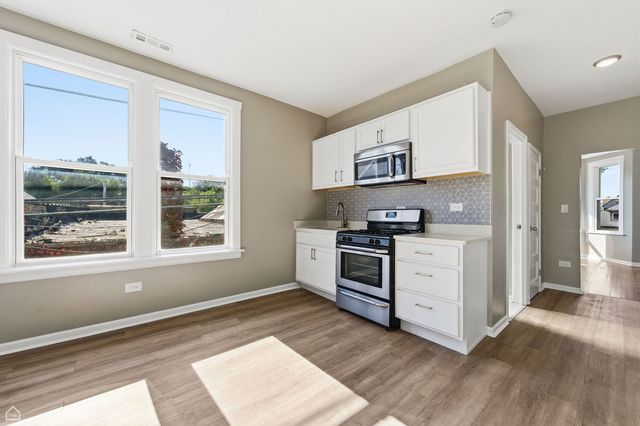 8643 S Exchange Avenue, Chicago, IL 60617