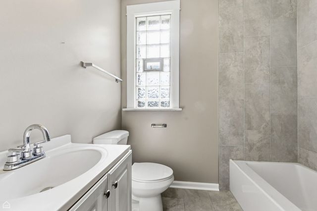 8643 S Exchange Avenue, Chicago, IL 60617