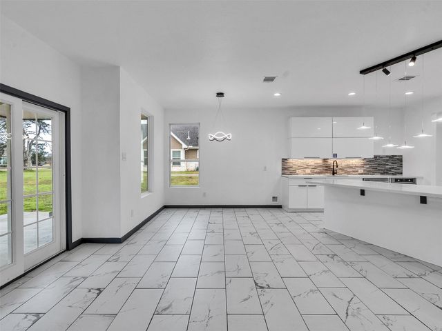 145 Birdie Drive, Hempstead, TX 77445