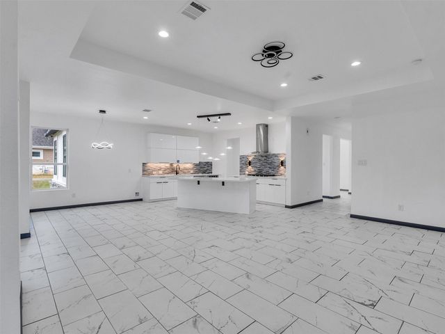 145 Birdie Drive, Hempstead, TX 77445