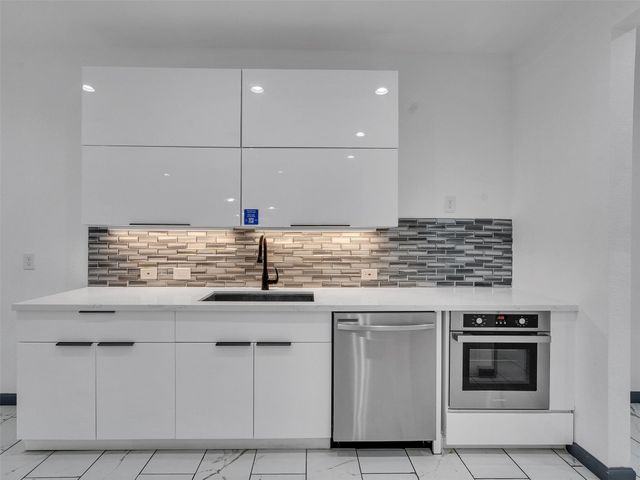 145 Birdie Drive, Hempstead, TX 77445