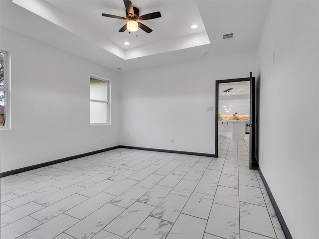 145 Birdie Drive, Hempstead, TX 77445