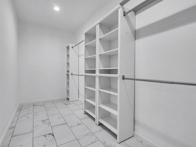 145 Birdie Drive, Hempstead, TX 77445