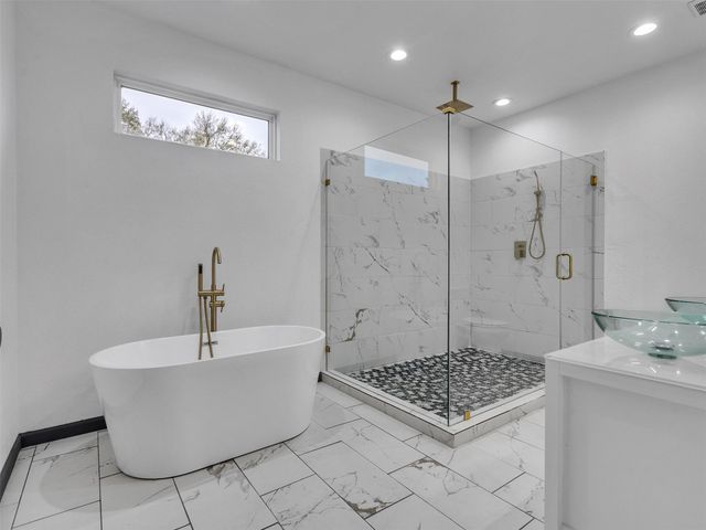 145 Birdie Drive, Hempstead, TX 77445