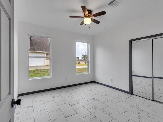 145 Birdie Drive, Hempstead, TX 77445