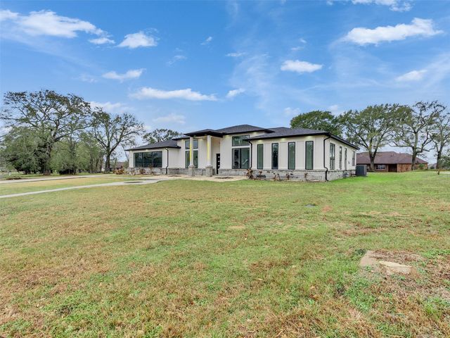145 Birdie Drive, Hempstead, TX 77445