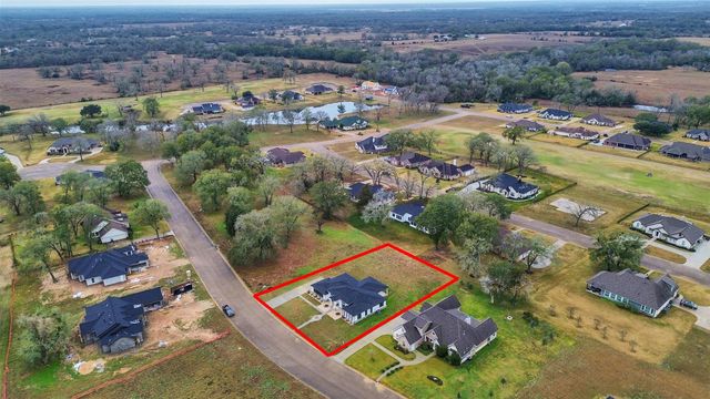 145 Birdie Drive, Hempstead, TX 77445
