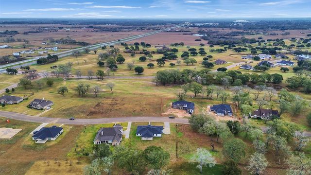 145 Birdie Drive, Hempstead, TX 77445